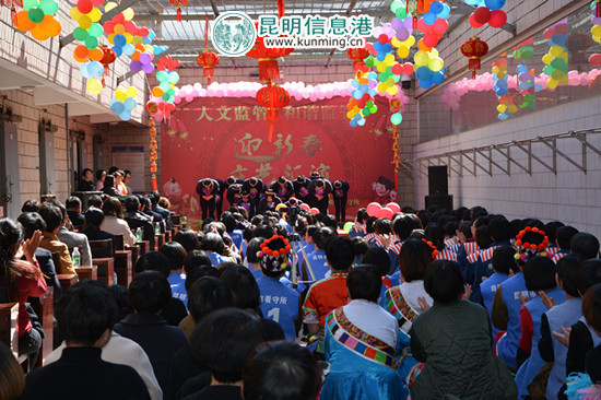 【新春走基层】看守所里的“别样春晚”