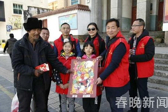 昆明之美连续9年为流浪者发红包