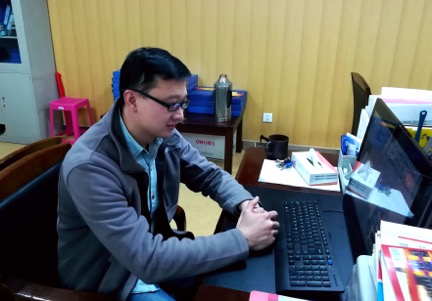  除夕之夜，在岗位上值勤的于宵宁。