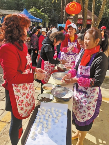 丰宁社区居民共度元宵佳节