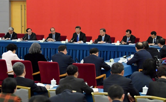 习近平在看望参加政协会议的民盟致公党无党派人士侨联界委员时强调：坚持多党合作发展社会主义民主政治 为决胜全面建成小康社会而团结奋斗