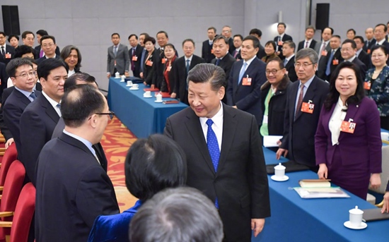 习近平在看望参加政协会议的民盟致公党无党派人士侨联界委员时强调：坚持多党合作发展社会主义民主政治 为决胜全面建成小康社会而团结奋斗