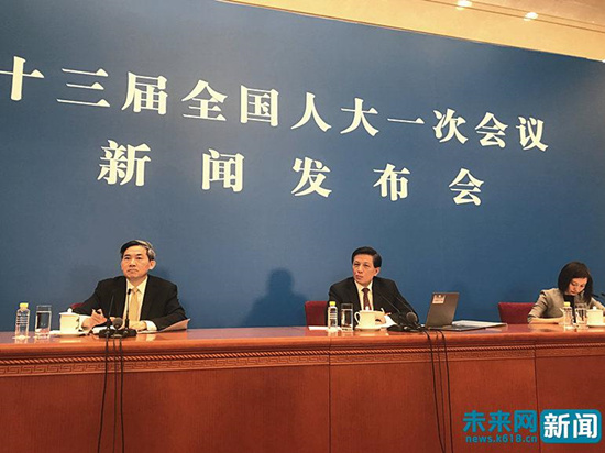 侧记:聚焦人大首场发布会的多个'首次'改革路上牵挂民生民心 侧记:聚焦人大首场发布会的多个'首次'改革路上牵挂民生民心