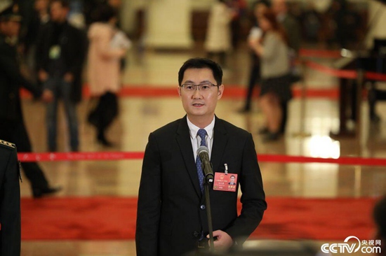 【2018两会】看,两会首次“代表通道”走出新时代气质 【2018两会】看,两会首次“代表通道”走出新时代气质