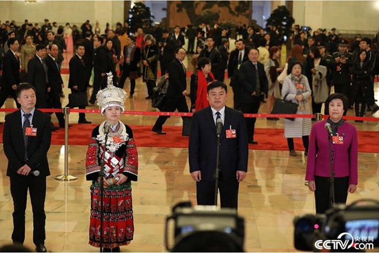 【2018两会】看,两会首次“代表通道”走出新时代气质 【2018两会】看,两会首次“代表通道”走出新时代气质