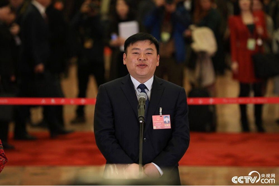 【2018两会】看,两会首次“代表通道”走出新时代气质 【2018两会】看,两会首次“代表通道”走出新时代气质