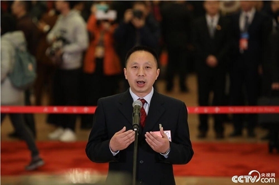 【2018两会】看,两会首次“代表通道”走出新时代气质 【2018两会】看,两会首次“代表通道”走出新时代气质