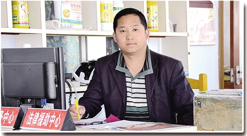 [中国梦实践者]长春马场村党总支书记李华靓：水稻田里的新把式