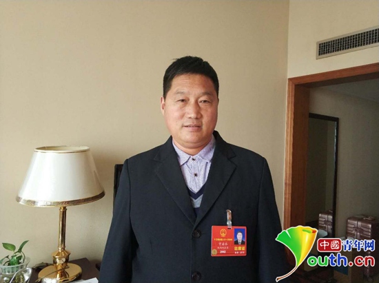 “草鞋电工”人大代表 “草鞋电工”人大代表