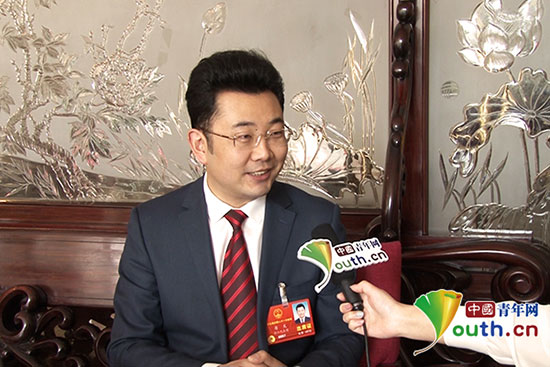 席文(左一)主持2018年春节团拜会 席文(左一)主持2018年春节团拜会