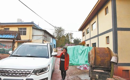 景洪市基诺山乡小普希村：山寨打通致富路