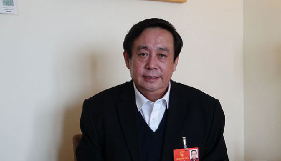 【中国梦实践者】骑行的“120”:900多张欠条永不催要 【中国梦实践者】骑行的“120”:900多张欠条永不催要