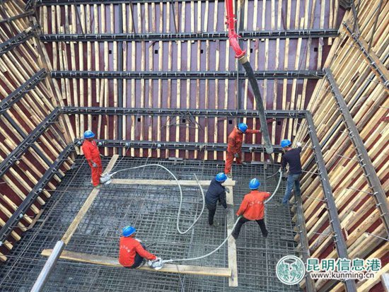 云南省格巧高速开展“三抢三抓百日攻坚”劳动竞赛