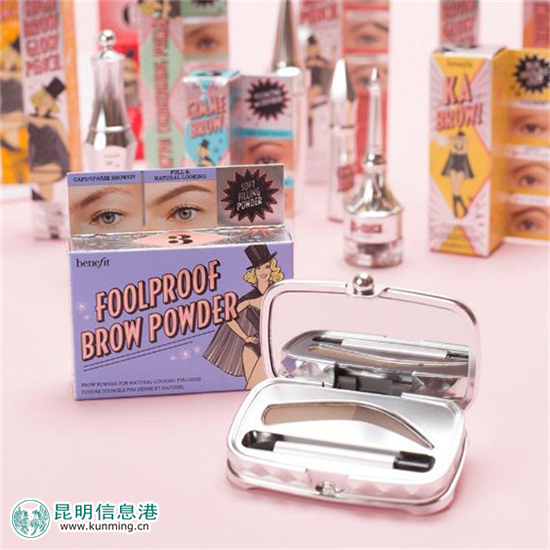 贝玲妃携手演技小生茅子俊 “眉什么不可以”火爆昆明