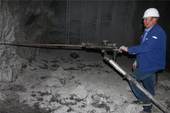 【中国梦大国工匠篇】彭祥华:“半路出家”的“爆破王” 【中国梦大国工匠篇】彭祥华:“半路出家”的“爆破王”