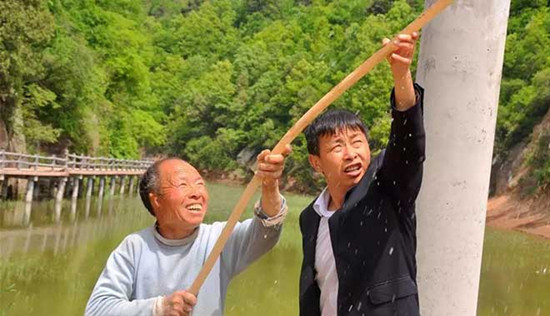 柯小海(右) 柯小海(右)