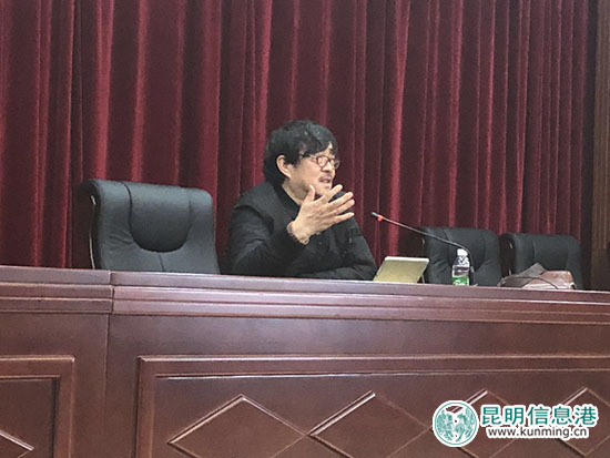 春城文艺讲坛第二讲 市作协主席张庆国讲述小说之道