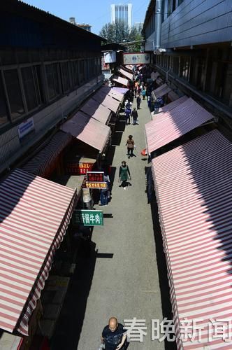     篆新农贸市场房租成倍涨价1  