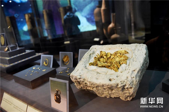 这是3月12日在埃及亚历山大国家博物馆拍摄的文物。