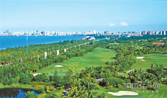 海南优美的生态环境吸引了海内外游客前来参观、旅游 海南优美的生态环境吸引了海内外游客前来参观、旅游