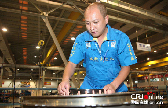 【中国梦大国工匠篇】航修专家罗卓红:要干就干得最好 【中国梦大国工匠篇】航修专家罗卓红:要干就干得最好