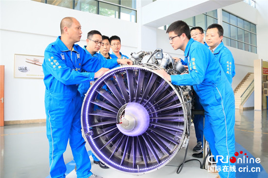 【中国梦大国工匠篇】航修专家罗卓红:要干就干得最好 【中国梦大国工匠篇】航修专家罗卓红:要干就干得最好