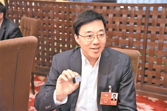 【中国梦践行者】最年轻院士邓中翰:终结了中国无“芯”历史 【中国梦践行者】最年轻院士邓中翰:终结了中国无“芯”历史