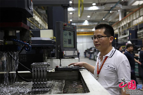 【中国梦大国工匠篇】刘建兵:教学相长 精益求精 【中国梦大国工匠篇】刘建兵:教学相长 精益求精