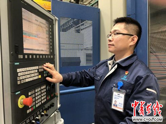 【中国梦大国工匠篇】在“国之重器”上雕刻的能工巧匠 【中国梦大国工匠篇】在“国之重器”上雕刻的能工巧匠