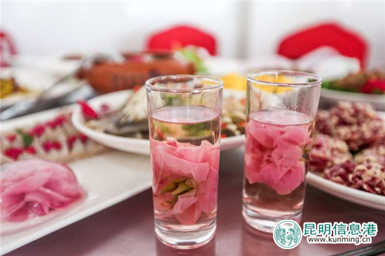 安宁八街9700亩玫瑰花热情绽放 邀你去当“采花大盗” 安宁八街9700亩玫瑰花热情绽放 邀你去当“采花大盗”