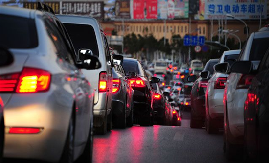 昆明拥堵赶超特大城市 青年路一个季度有75天在堵 昆明拥堵赶超特大城市 青年路一个季度有75天在堵