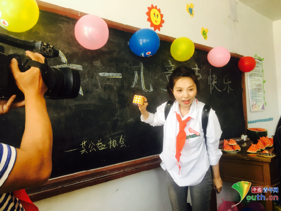 王芸参加公益项目活动。本人供图 王芸参加公益项目活动。本人供图