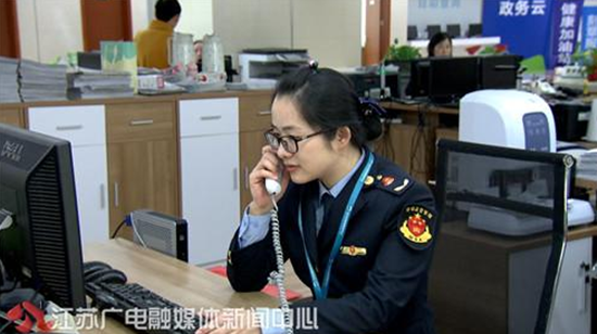 【新春走基层】窗口人员变形记：从“审批者”到“服务者”