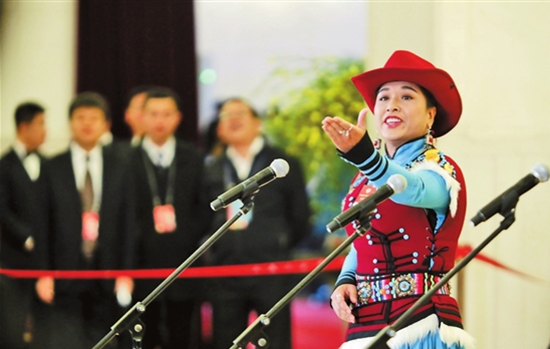【现场】“委员通道”传来云南歌声