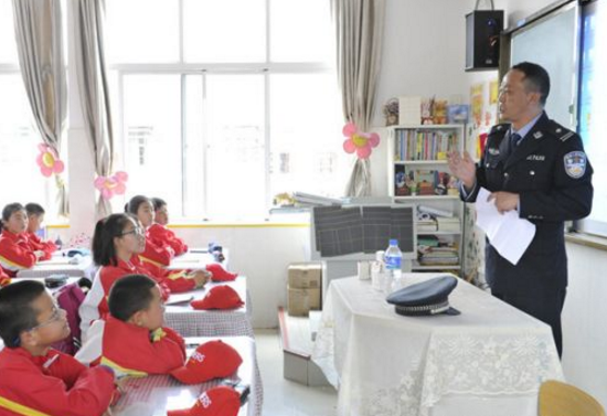 对付校园霸凌 昆明中小学生要“做自己的首席安全官” 对付校园霸凌 昆明中小学生要“做自己的首席安全官”