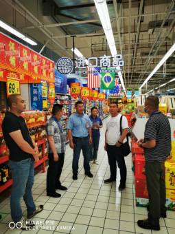官渡区市场监督管理局小板桥市场监管所开展爱国卫生“7个专项行动”专项整治工作