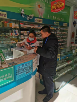 官渡区市场监督管理局小板桥市场监管所紧盯三个“再”开展“一退两抗”药品销售实名登记专项检查
