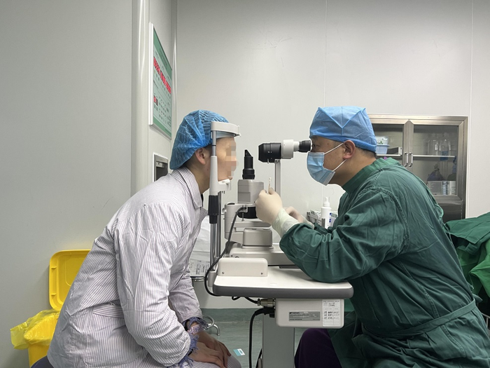 95后护士受高度近视困扰多年 ICL晶体植入术解决美丽的“绊脚石”