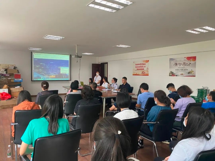 昆明高新区行政审批局联合法务、税务及市场监管局高新分局为企业提供移动政务服务