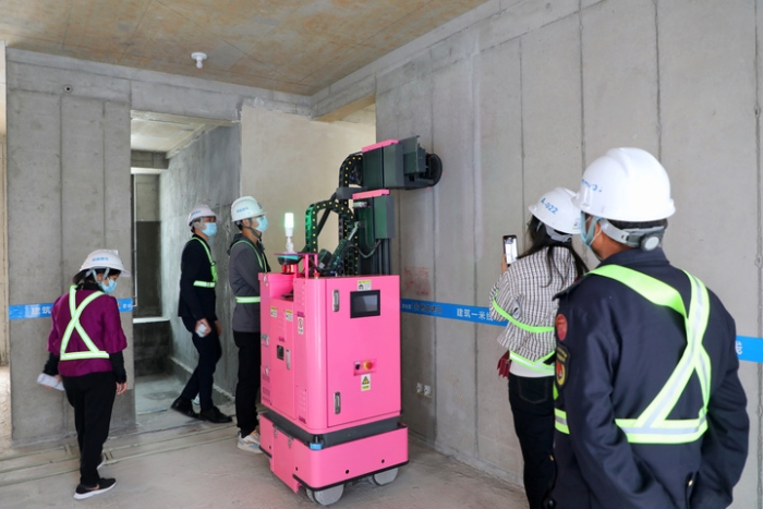 工地开放现场,业主实地感受机器人建房魅力 资讯频道