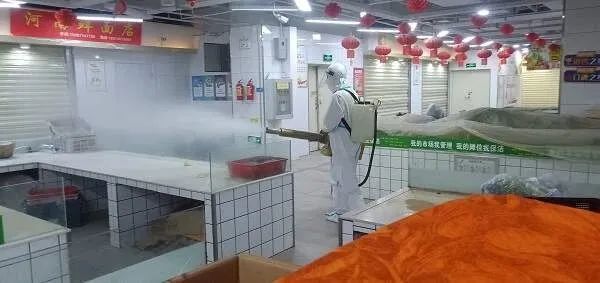 市场监管局高新分局落实疫情防控措施开展市场消杀工作