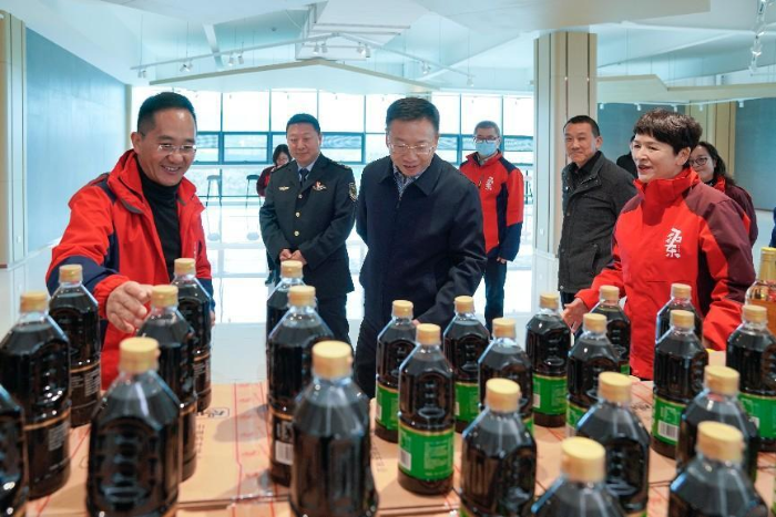 昆明高新区党工委主要领导带队督导调研包保企业 落实食品安全“两个责任”