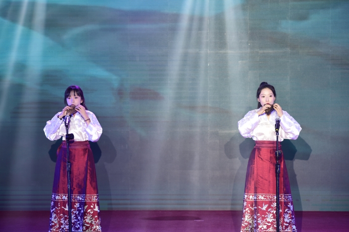 陶笛演奏:《大鱼海棠》《挥着翅膀的女孩》 资讯频道