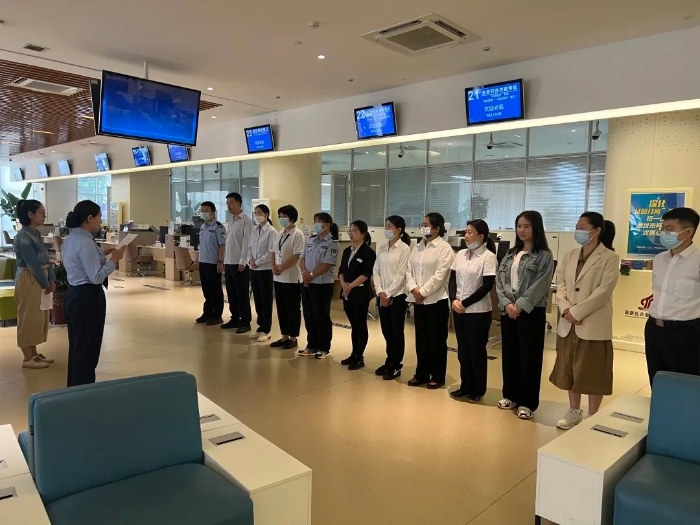 擦亮小窗口 服务大平台 ——昆明高新区组织开展窗口工作人员礼仪培训