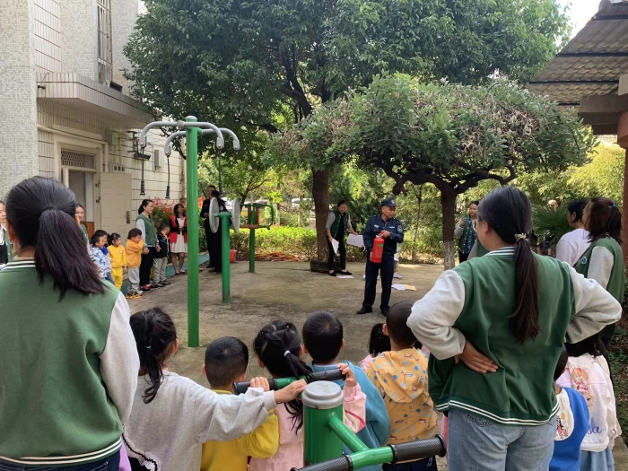 消防演练进幼儿园  携手共筑促平安