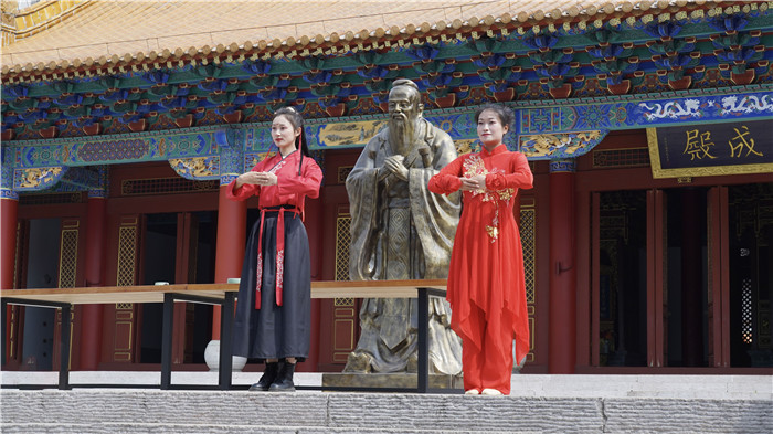 开笔启智·礼润人生 艾尔西幼儿园开笔礼活动在昆明文庙举行
