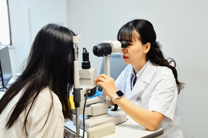 眼科专家杨芳加入昆明爱尔眼科医院 开启“睛”彩篇章