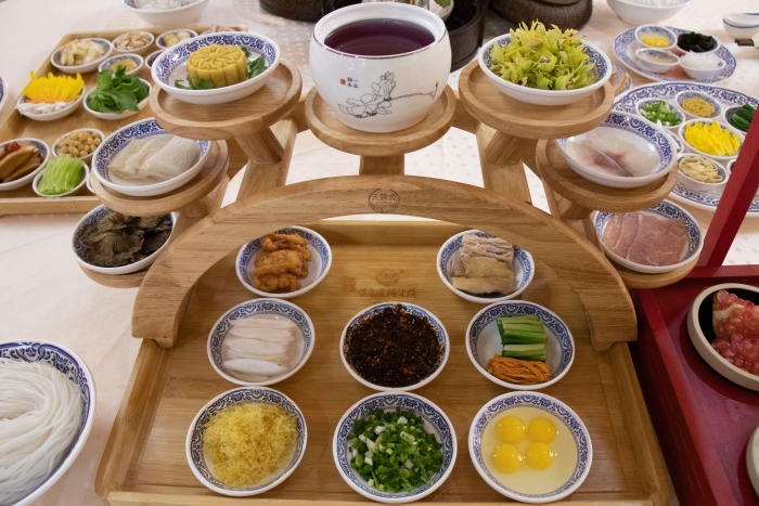 蒙自市过桥米线摆盘 资讯频道