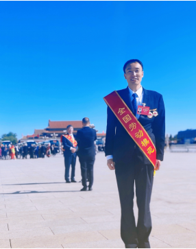 全国劳动模范!这名国寿员工获殊荣