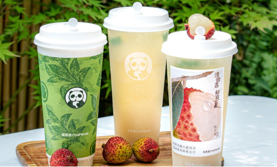 盛夏首个茶饮爆品出现茶百道荔枝新品上架,一小时卖出五万杯